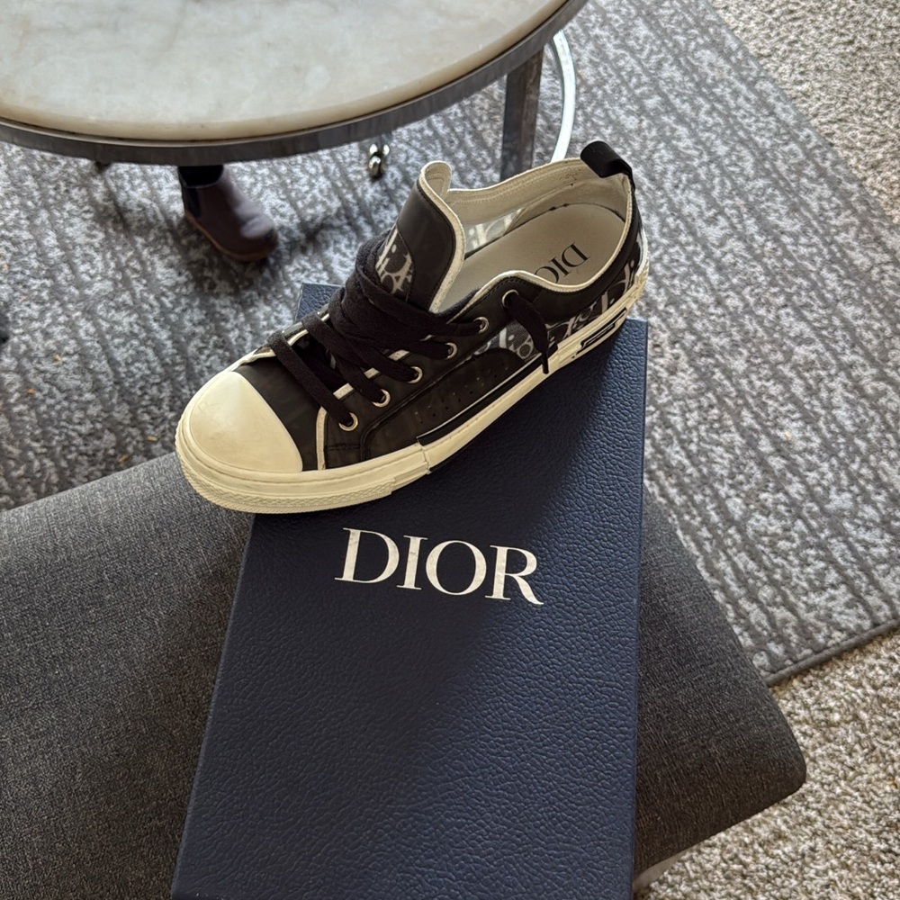 Dior Men's Blue sneaker - Picture 2 of 8